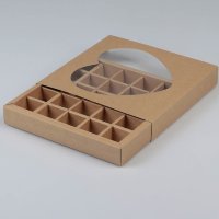 Коробка для конфет 25 шт.,с окном, 22х22х3.5 см., белая/крафт. (Россия)