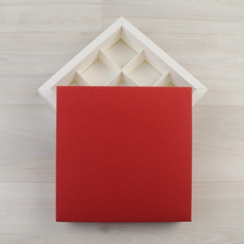 Коробка на 9 конфет, "Паллена", цвет: красный. (Россия)