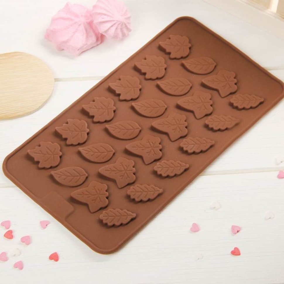 Форма силиконовая для шоколада "Листики", 24 ячейки. (Китай) (4848)