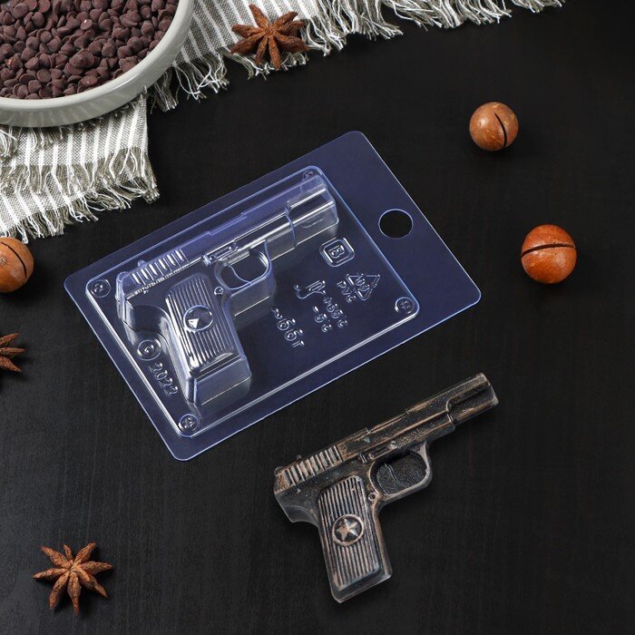 Форма для шоколада и конфет пластиковая «Пистолет».(Россия)(9012)
