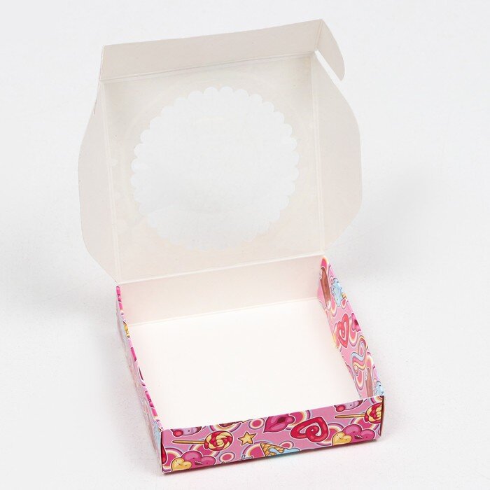 Подарочная коробка с окном "Люблю тебя", 11,5 х 11,5 х 3 см.(Россия)(8156)